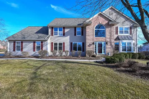 10428 Gazebo Hl, Mequon, WI 53092