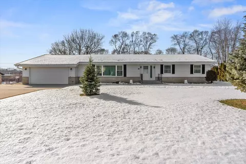 512 Lenora, West Bend, WI 53090