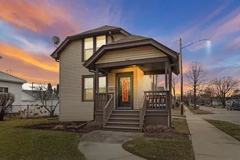 3329 Roosevelt, Kenosha, WI 53142