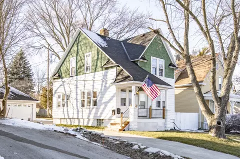 2615 N Wauwatosa, Wauwatosa, WI 53213