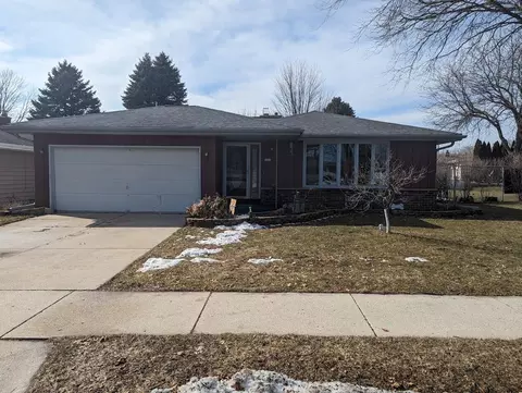 2422 E Mark, Sheboygan, WI 53083