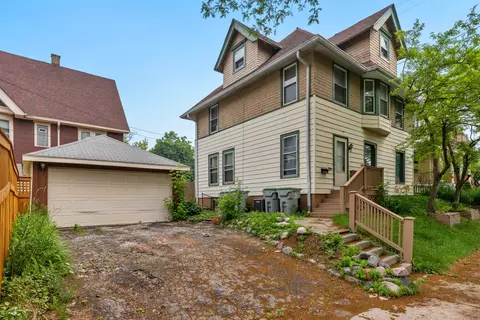 2112 E Webster #2114, Milwaukee, WI 53211