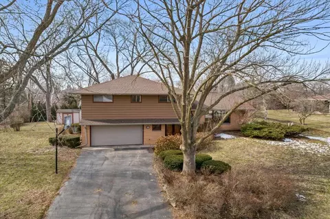 509 Oakwood, Thiensville, WI 53092