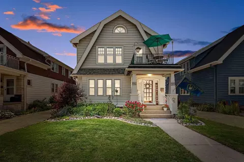 4315 N Newhall #4317, Shorewood, WI 53211