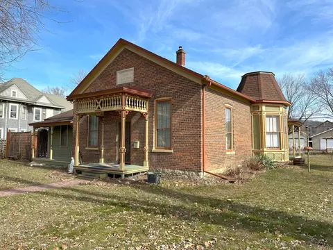202 N Wacouta, Prairie Du Chien, WI 53821