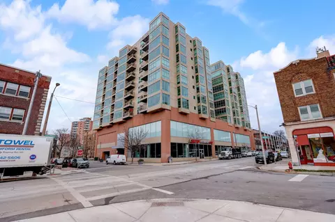 1550 E Royall #706, Milwaukee, WI 53202