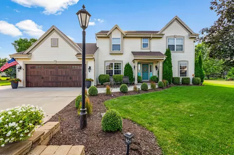 1319 Redwing, Oconomowoc, WI 53066