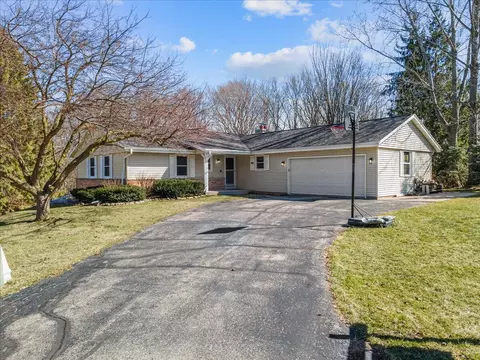 5778 Hickory Knl, West Bend, WI 53095