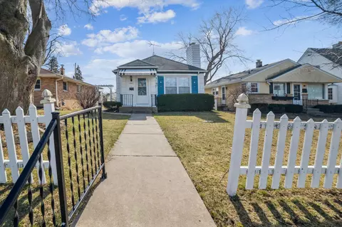 10611 W Manor Park, West Allis, WI 53227