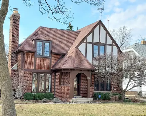 4137 N Morris, Shorewood, WI 53211