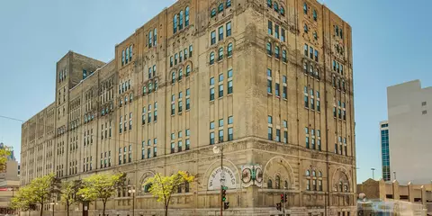 270 E Highland #1041, Milwaukee, WI 53202
