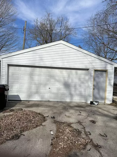 1838 Johnson, Caledonia, WI 53402