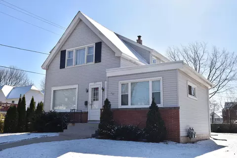 2109 E Marion #2111, Shorewood, WI 53211