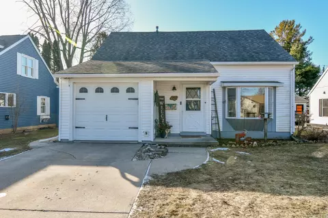 1709 Jackson, Manitowoc, WI 54220