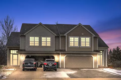 1404 S Silverbrook, West Bend, WI 53095