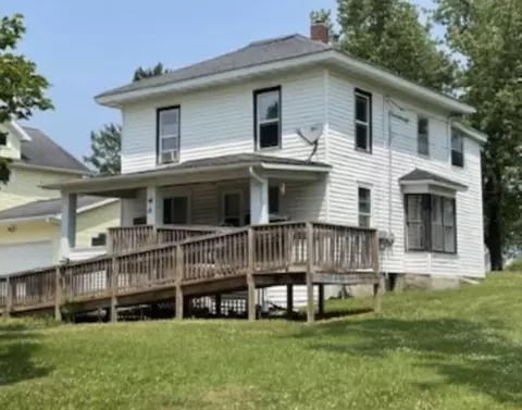 402 Austin #402 /1/2, Sparta, WI 54656