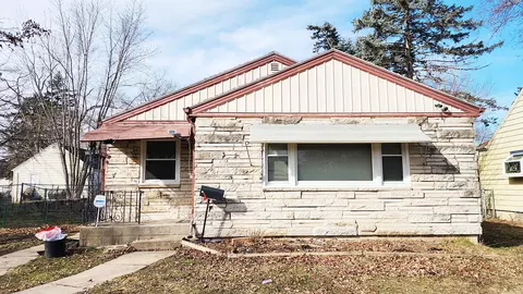 4935 N 72nd, Milwaukee, WI 53218