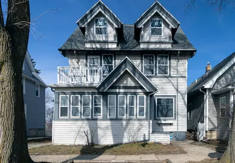 3810 W Park Hl, Milwaukee, WI 53208