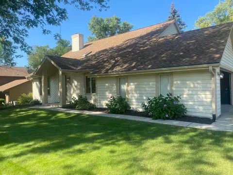 5219 Robinwood, Hales Corners, WI 53130