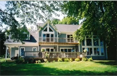 2096 Lake Trl, Delavan, WI 53115