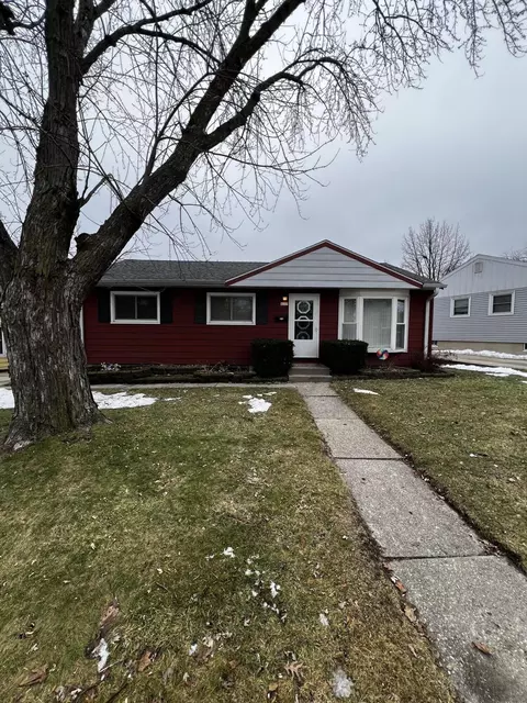 6237 W Idaho, Milwaukee, WI 53219