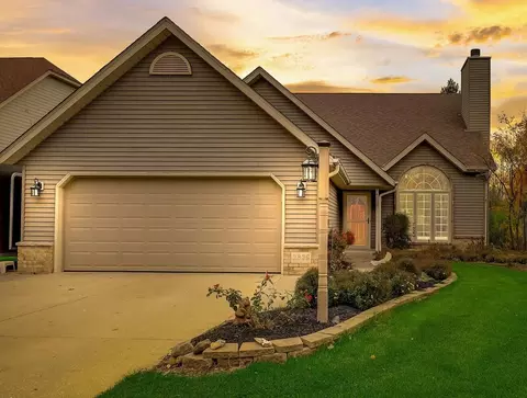 3836 W Puetz, Franklin, WI 53132