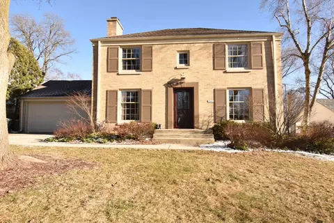 10411 W Hillside, Wauwatosa, WI 53222