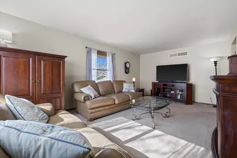 514 Highview, Slinger, WI 53086