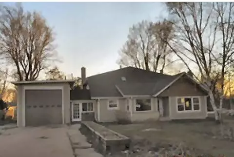 w207 Madison Avenue, Oconomowoc, WI 53066