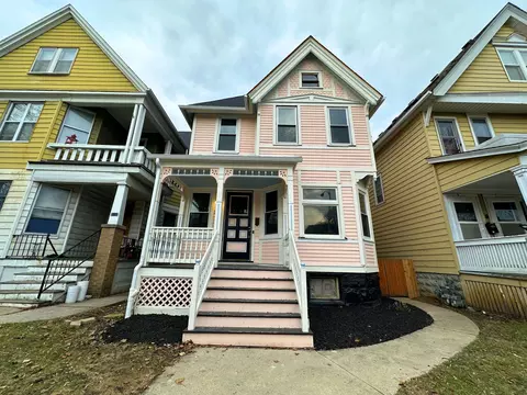 2530 N Oakland, Milwaukee, WI 53211