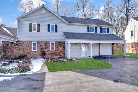 2824 W Ville Du Parc #5, Mequon, WI 53092