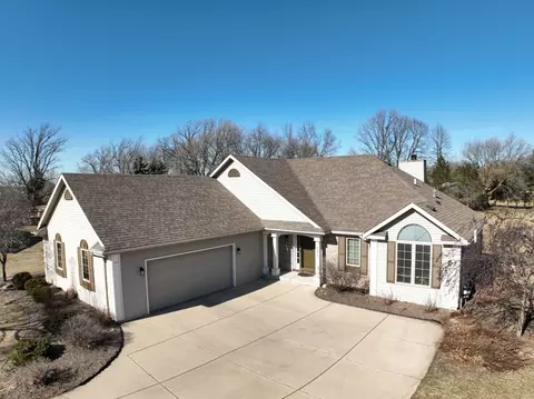 6884 Northvue, West Bend, WI 53090