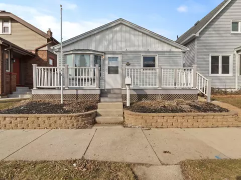 718 Monroe, South Milwaukee, WI 53172