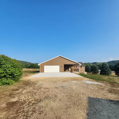 340 N Commercial, Viola, WI 54664