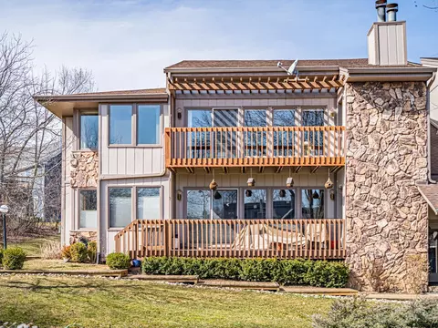 828 Kendall #4F, Lake Geneva, WI 53147
