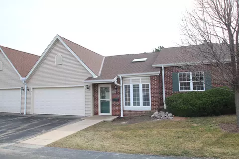 5222 S Hidden, Greenfield, WI 53221