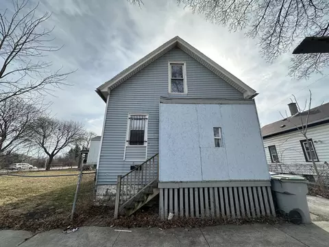 809 W Meinecke, Milwaukee, WI 53206