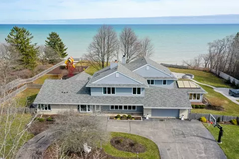 12750 N Lake Shr, Mequon, WI 53092