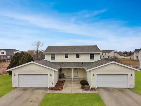 38 N West #42, Elkhorn, WI 53121