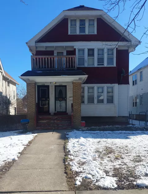 2460 N 51st #2462, Milwaukee, WI 53210