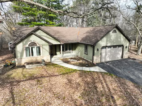 w271s3595 Oak Knl, Waukesha, WI 53189