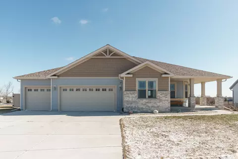 445 Chapel Hl, Johnson Creek, WI 53038