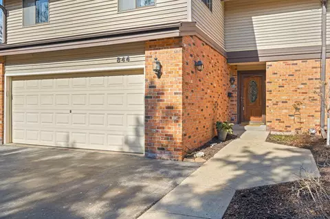 844 Pilgrim #844, Elm Grove, WI 53122