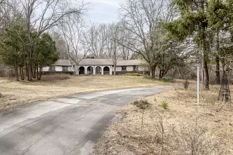 1143 Woodside, Hartland, WI 53029