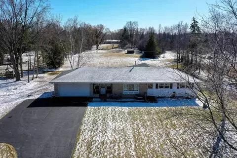 1803 W Fiesta, Mequon, WI 53092