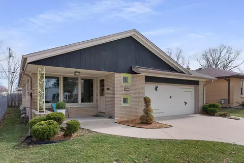 4822 S 23rd, Milwaukee, WI 53221