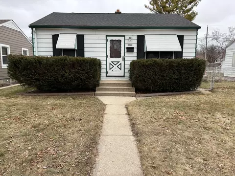 3940 S S Pne, Milwaukee, WI 53207