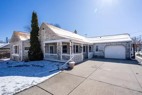 3141 W Bottsford, Greenfield, WI 53221