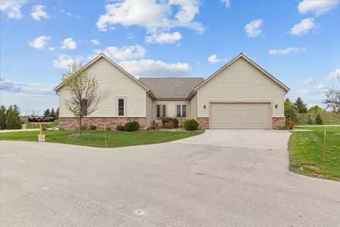 w206n16170 Stonebrook #12, Jackson, WI 53037