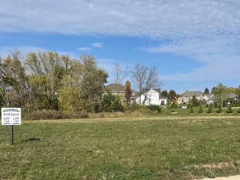 w220n4608 Timber #LT 157, Pewaukee, WI 53072